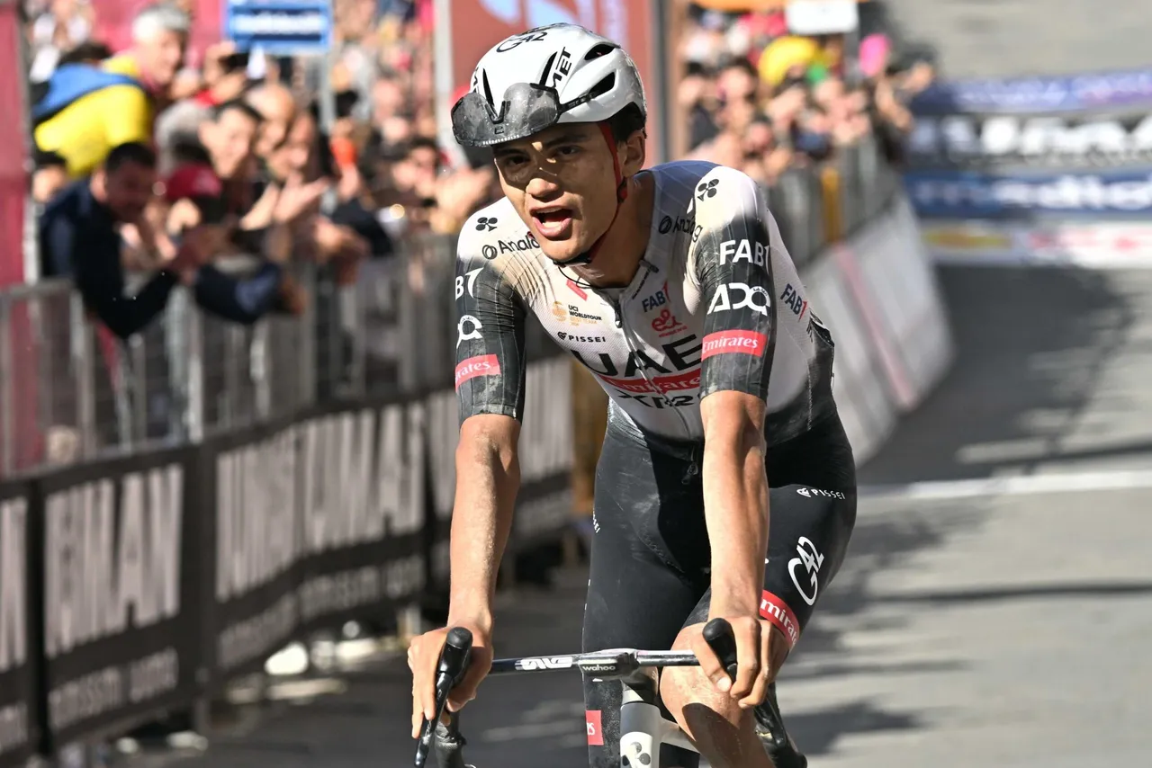 El mexicano Isaac del Toro (UAE) se impuso en la sexta etapa del Tour de UAE, entre Al Ain Museum y Jebel Hafeet, y se situó al frente de la general