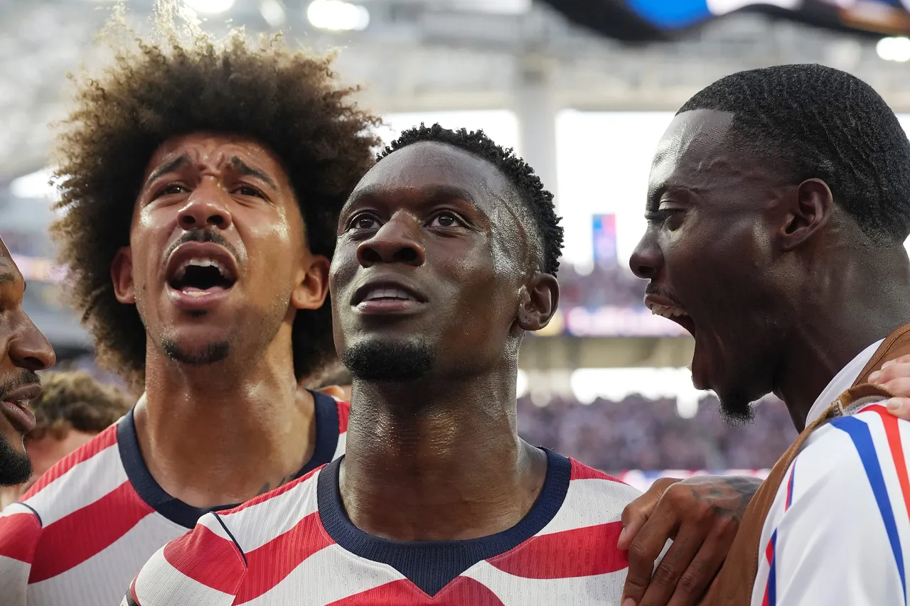 Paraguay, que esperaba este viernes con emoción la vuelta a un Mundial tras 16 años de ausencia, resultó vapuleado por una asfixiante selección de Estados Unidos