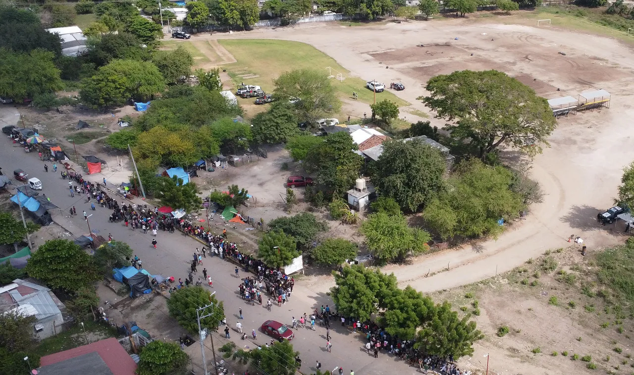 Miles de migrantes quedan a la deriva en el sur de México