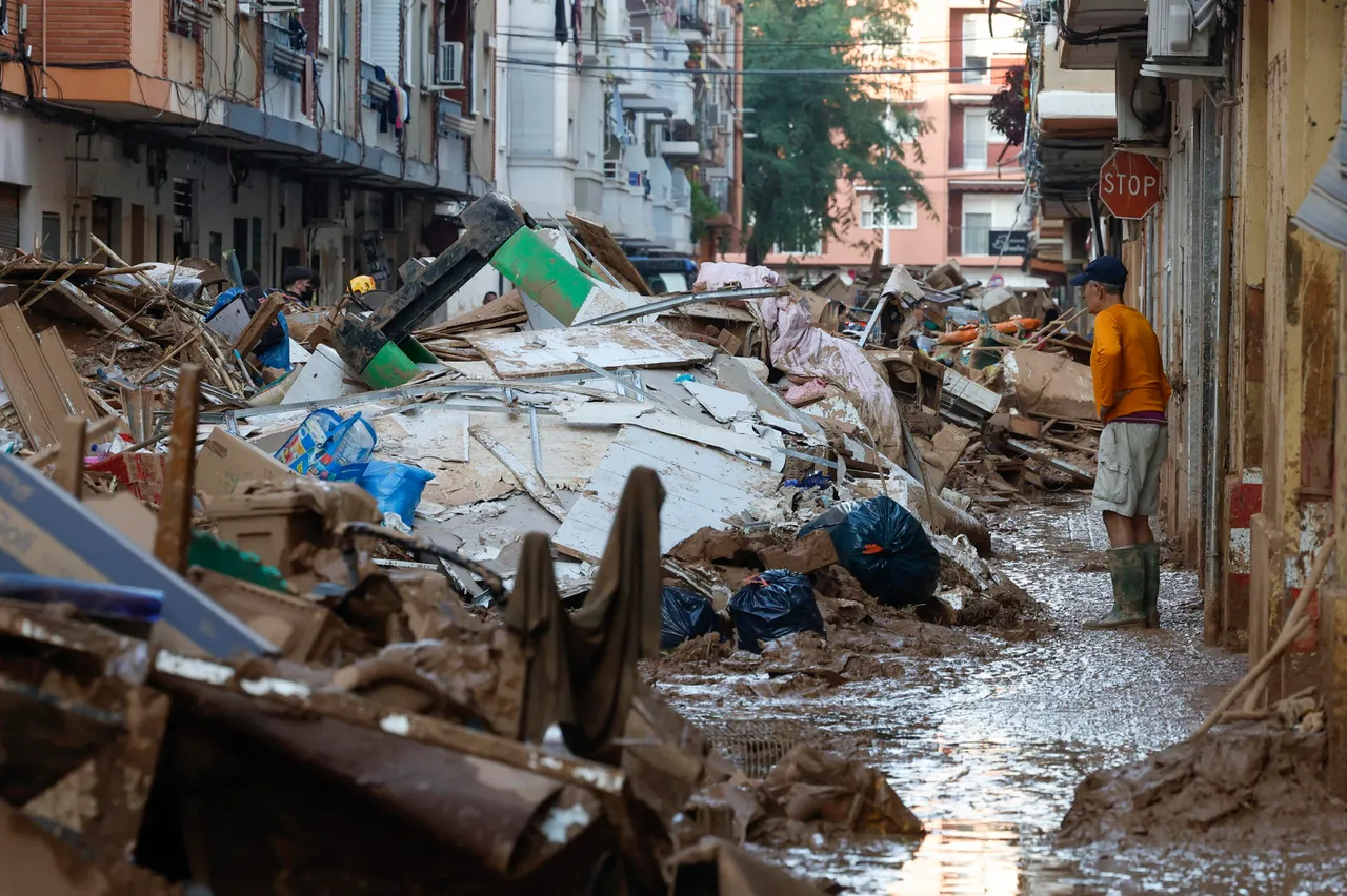 Catarroja pide &#8220;más manos&#8221; para repartir ayuda humanitaria y limpiar calles y casas