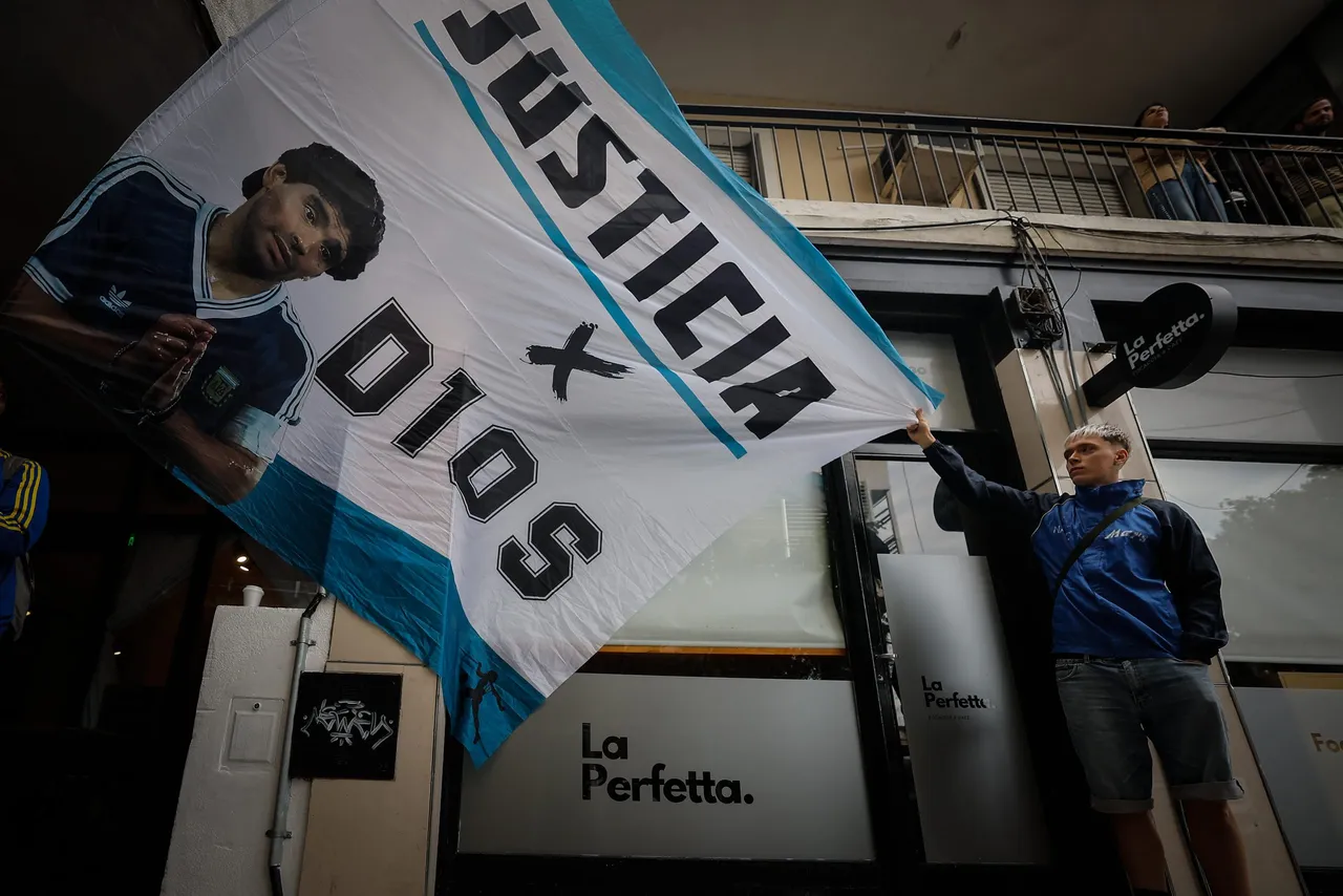El juicio por la muerte de Diego Armando Maradona continuará este martes con la declaración de Gianinna Maradona, una de las hijas del fútbolista;