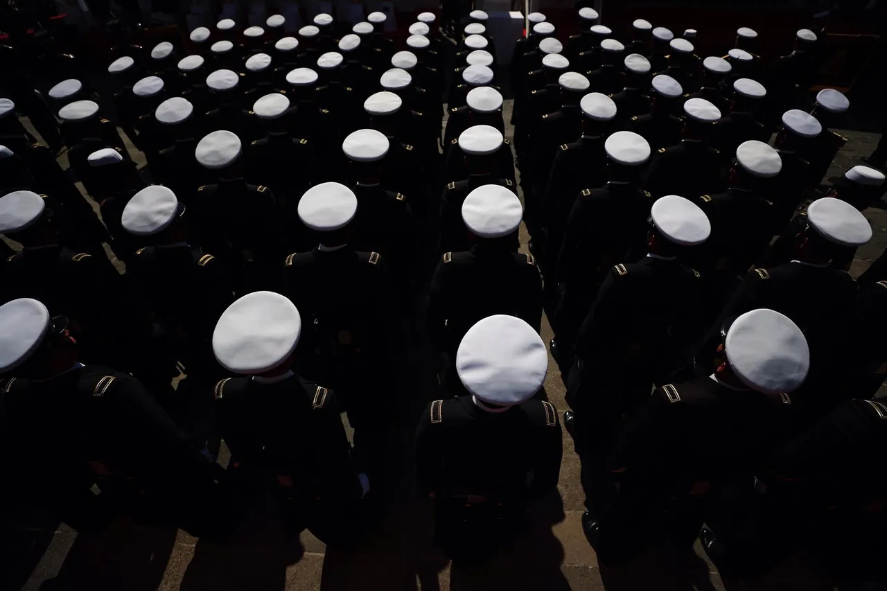 El Ejército mexicano agradece a López Obrador la &#8220;absoluta confianza&#8221; durante su mandato