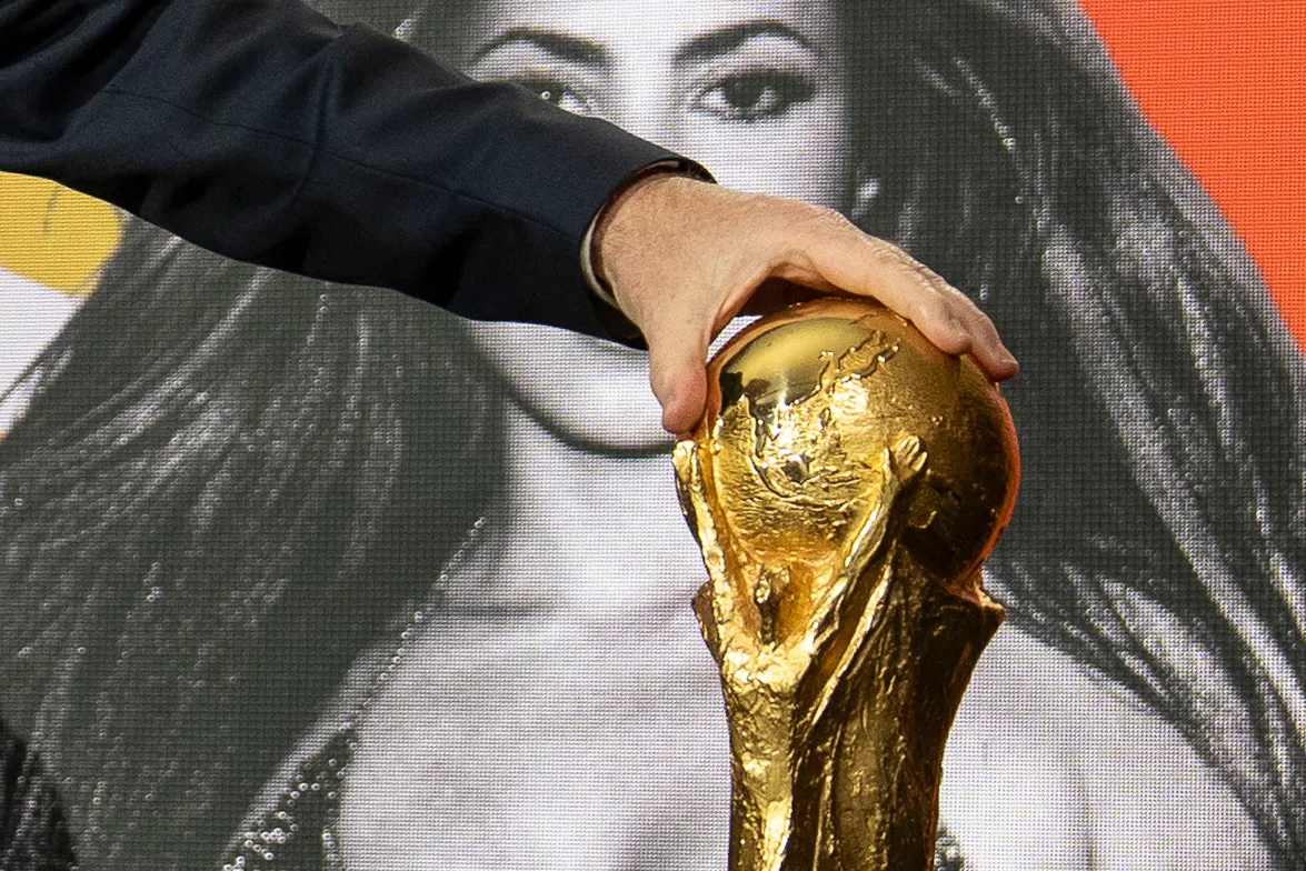De Qatar, con cinco ciudades anfitrionas y un recorrido máximo de 55 kilómetros, a Norteamérica, donde 16 urbes albergarán partidos y estarán separadas hasta por 4.500 kilómetros, la Copa Mundial