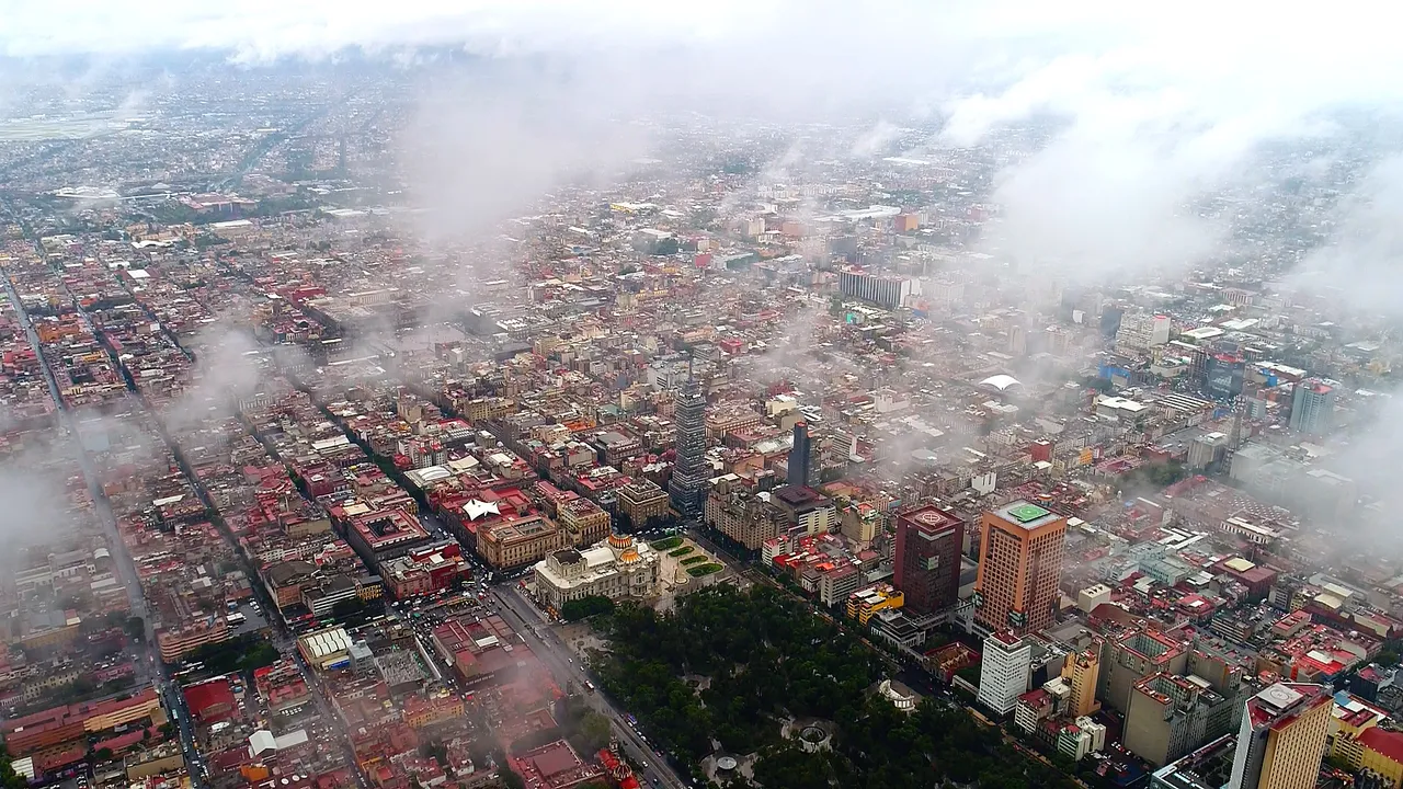 CDMX MEXICO LLUVIA NUBLADO