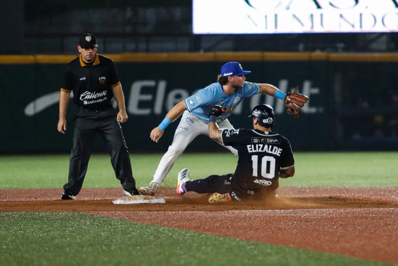 Los Charros de Jalisco defendieron con firmeza y controlaron los intentos ofensivos de los Fantasmas Grises para imponerse 6-3,