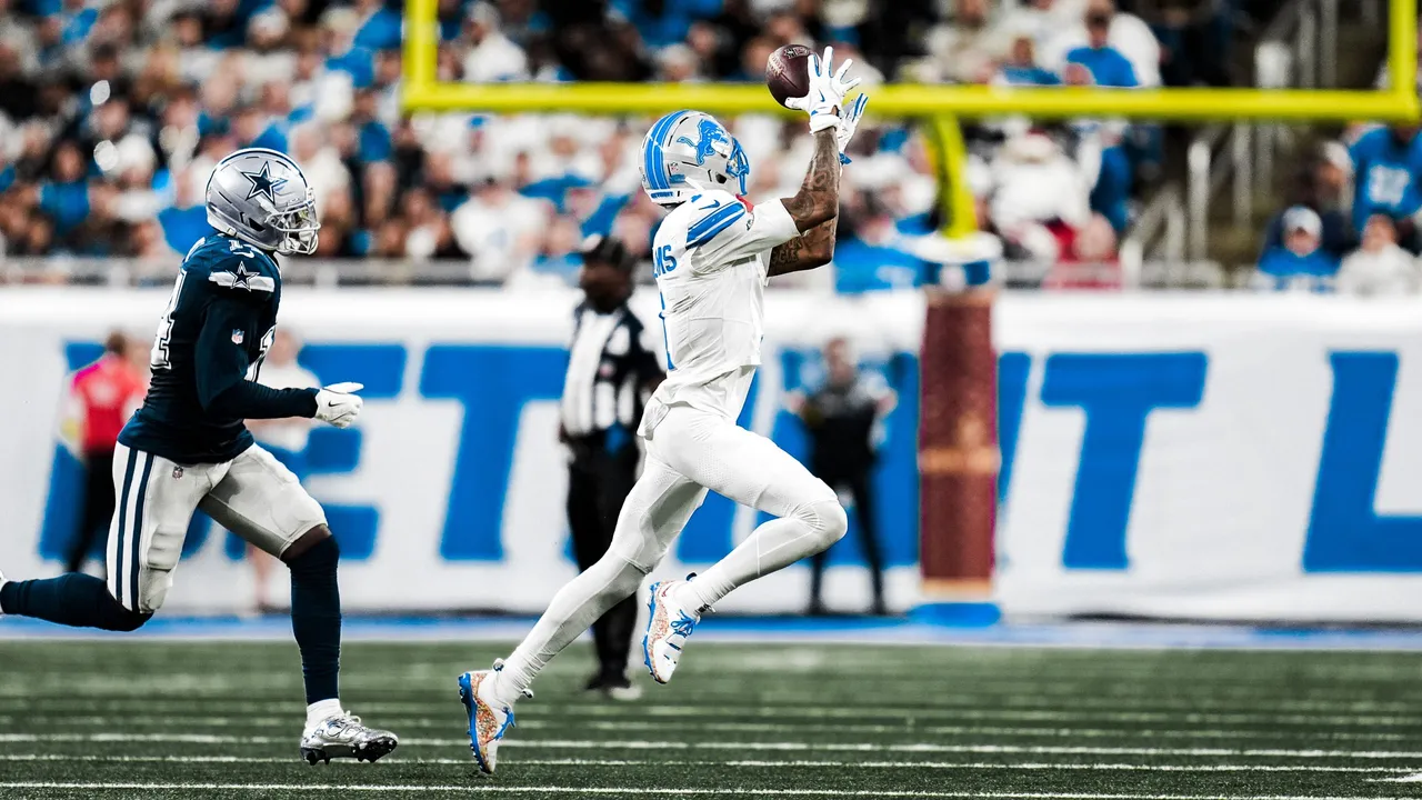 Los Detroit Lions derrotaron este jueves por 44-30 a los Dallas Cowboys y conservaron sus opciones de llegar a los 'playoffs' en el comienzo de la semana 14