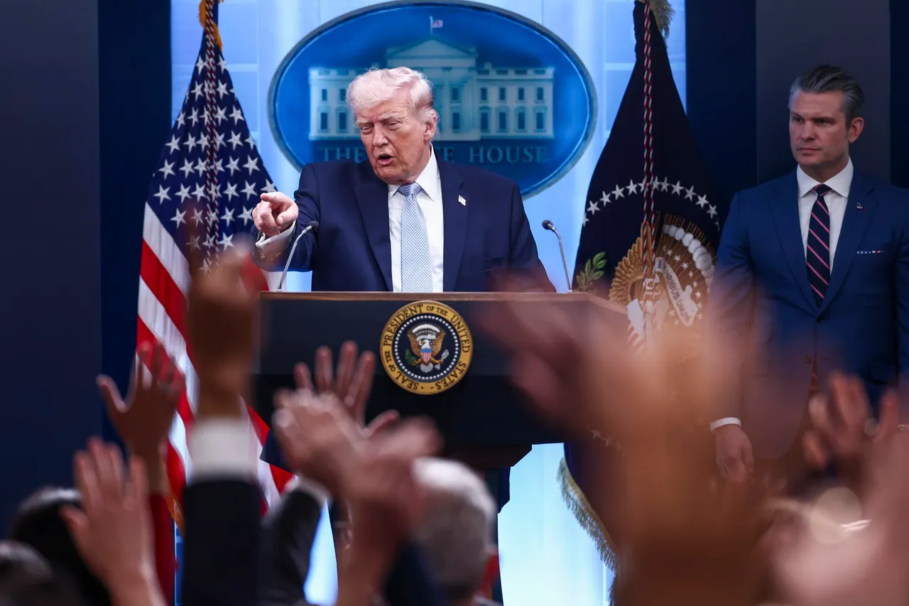 “Reloj en marcha: El mundo contiene el aliento ante el plazo final de Trump para abrir el estrecho de Ormuz”