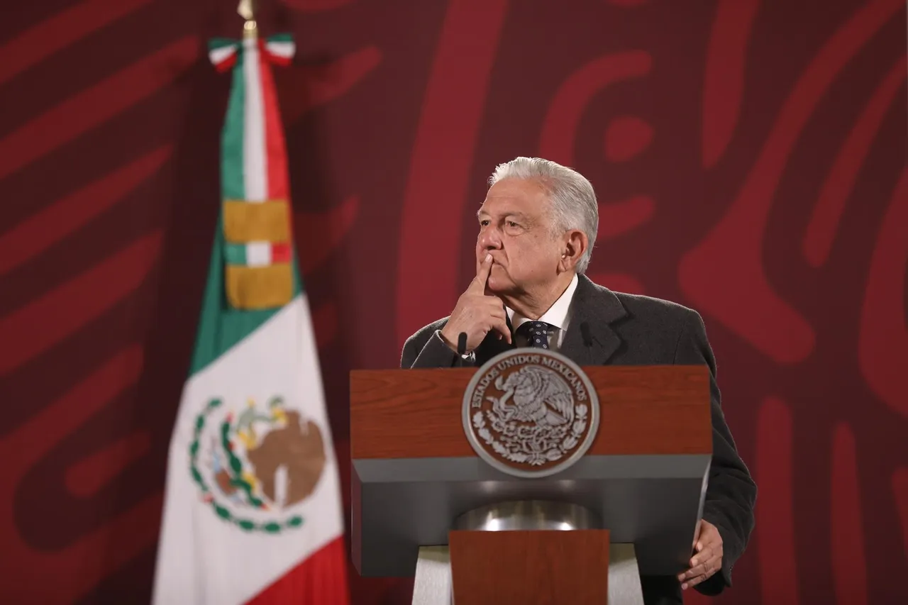AMLO SILENCE 542