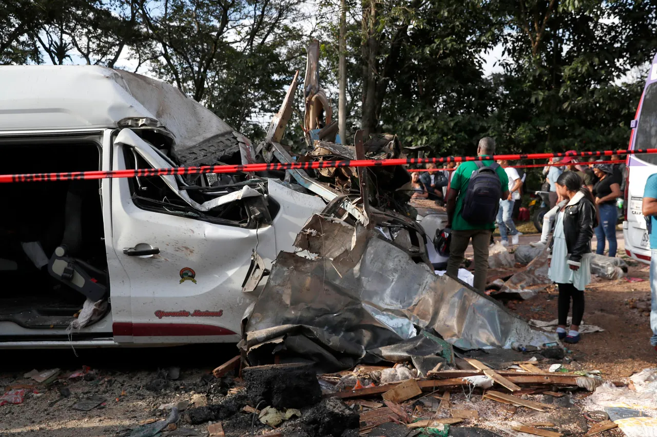 Atentado con cilindros bomba deja 14 muertos en Colombia