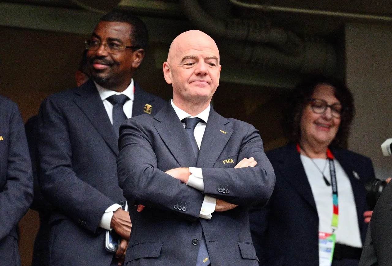 Gianni Infantino, presidente de la FIFA, explicó este domingo que la posibilidad de una futura ampliación del Mundial a 64 equipos será “examinada y debatida