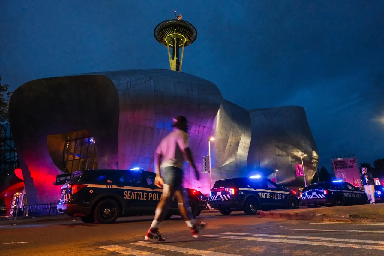 Identifican a mexicano entre las víctimas del tiroteo en Seattle; buscan a un tercer sospechoso