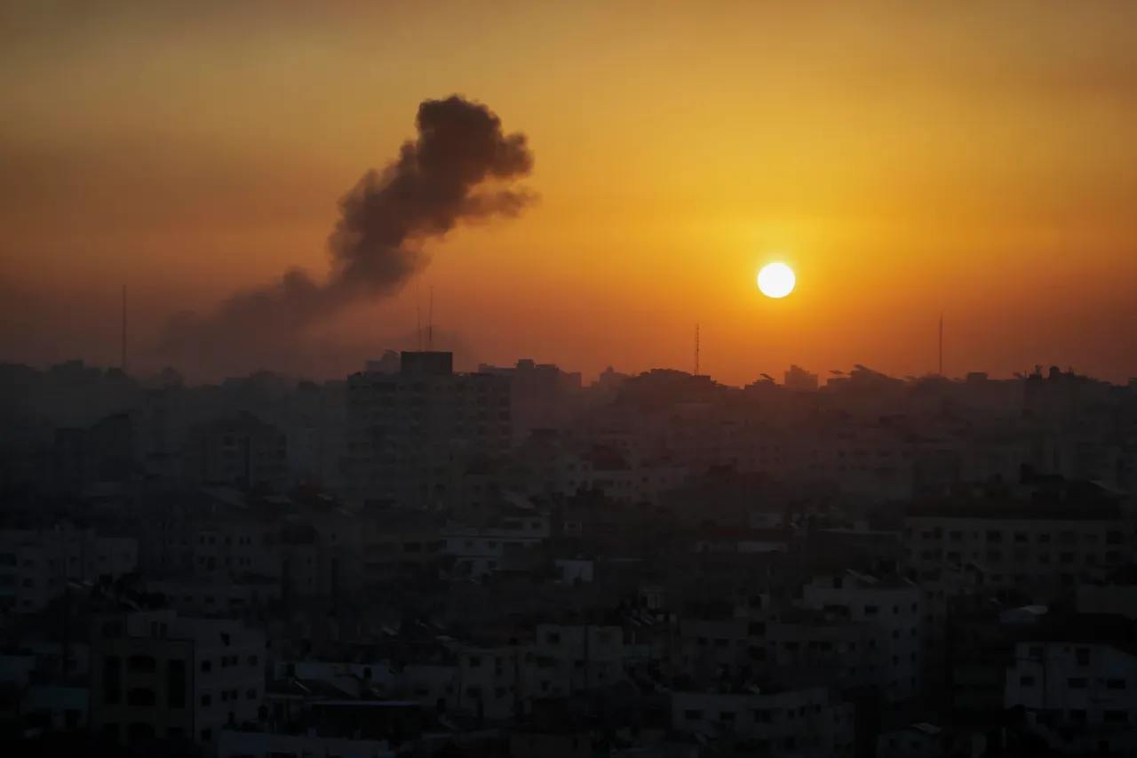 Residents flee Gaza City ahead of expected Israeli ground invasion