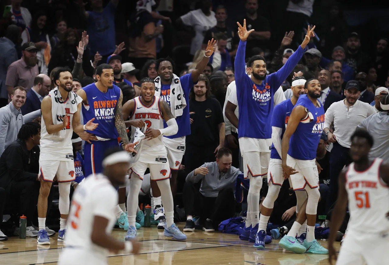 Los New York Knicks sellaron este lunes una barrida por 4-0 a los Cleveland Cavaliers con una paliza por 93-130 con la que se proclamaron campeones