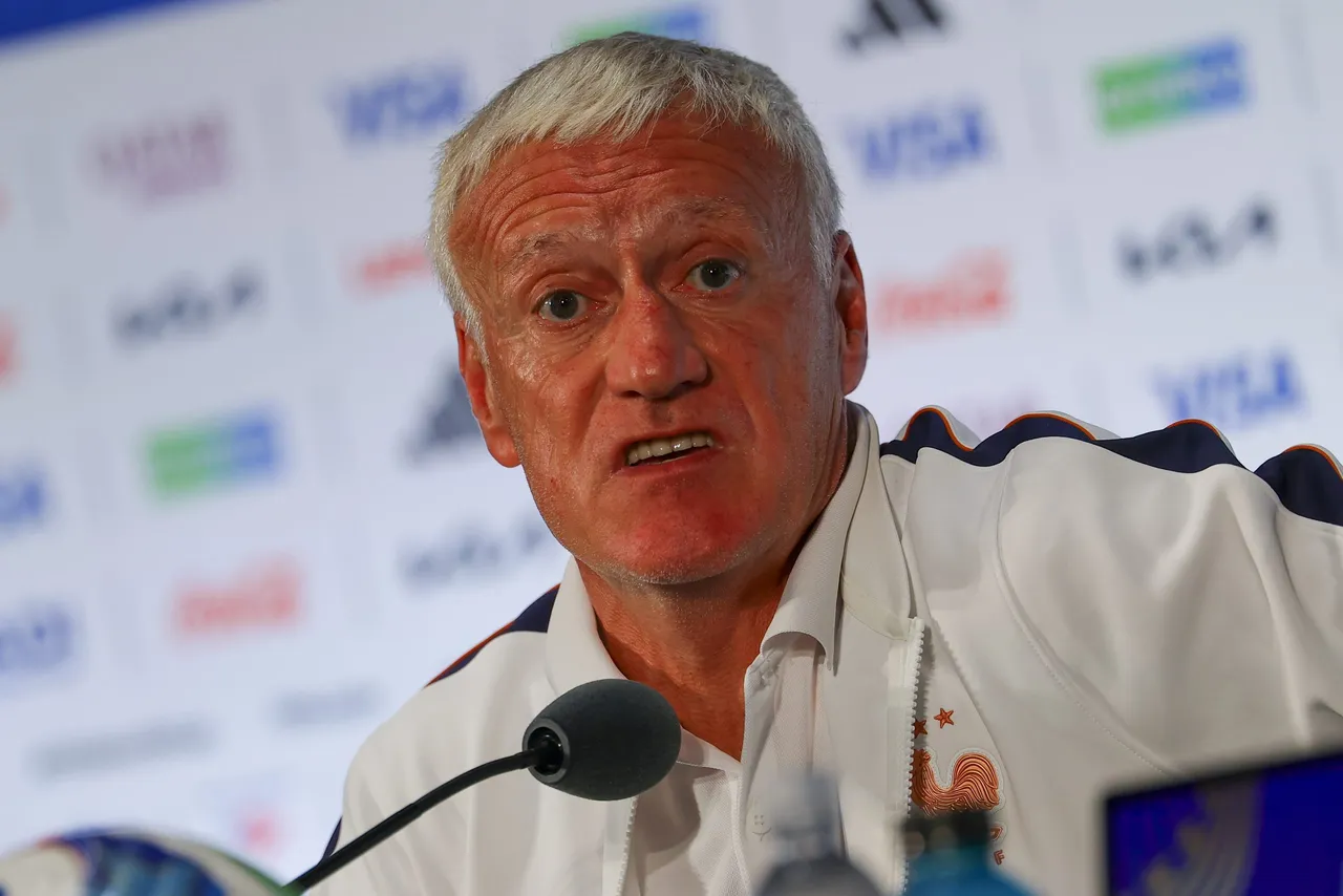 Didier Deschamps, técnico de la selección de Francia, afirmó que, para él, España, su rival de este martes en la primera semifinal del