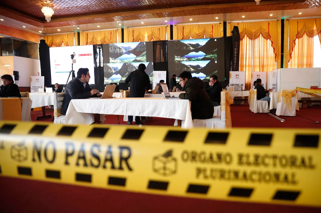 Rodrigo Paz se consolida en la primera posición al 96,3 % del recuento de votos en Bolivia