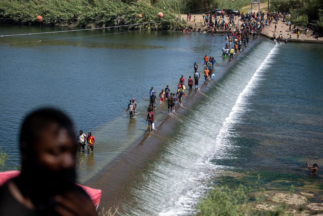 MIGRANTES 111