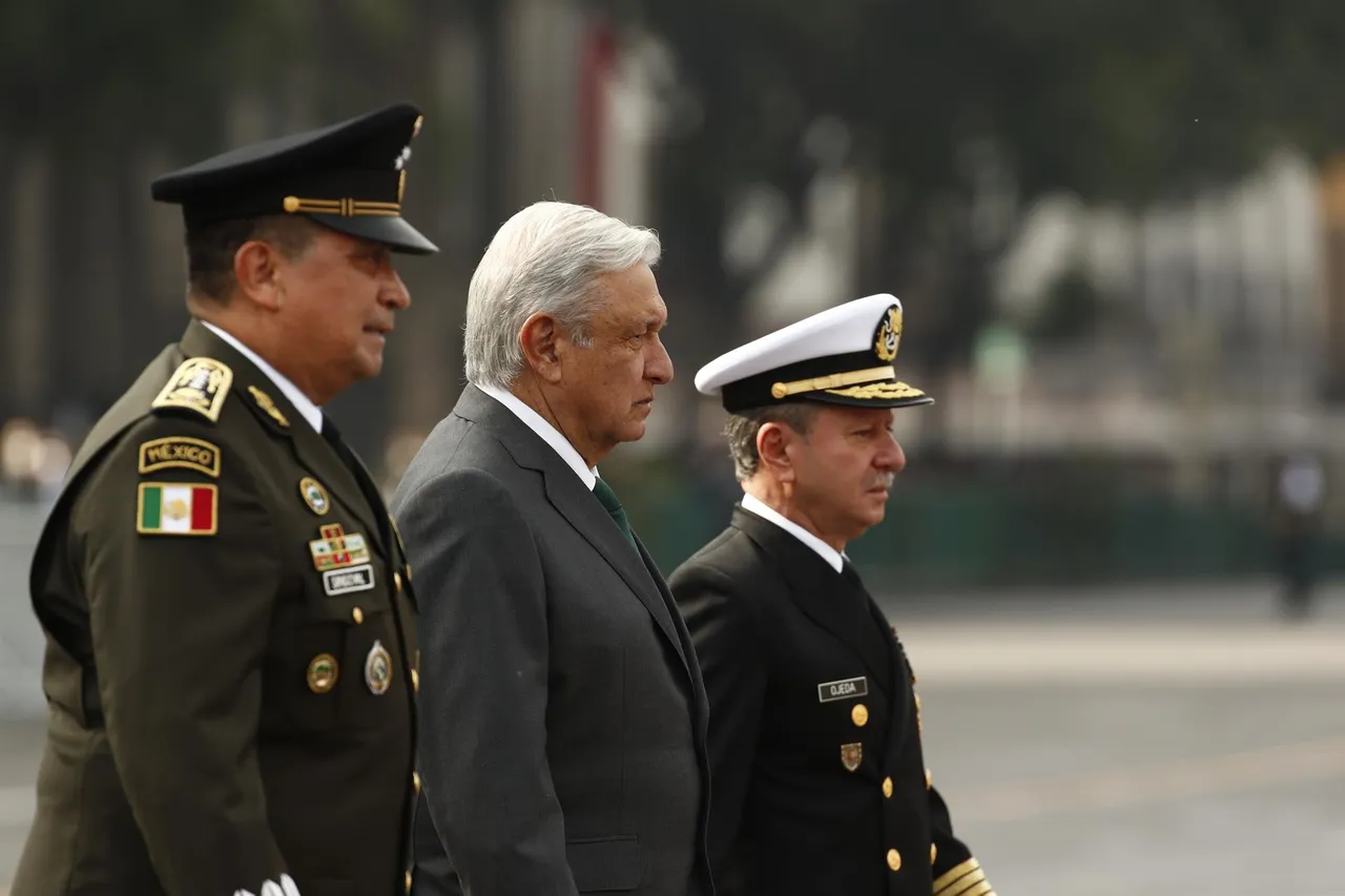 AMLO &#8211; EJERCITO