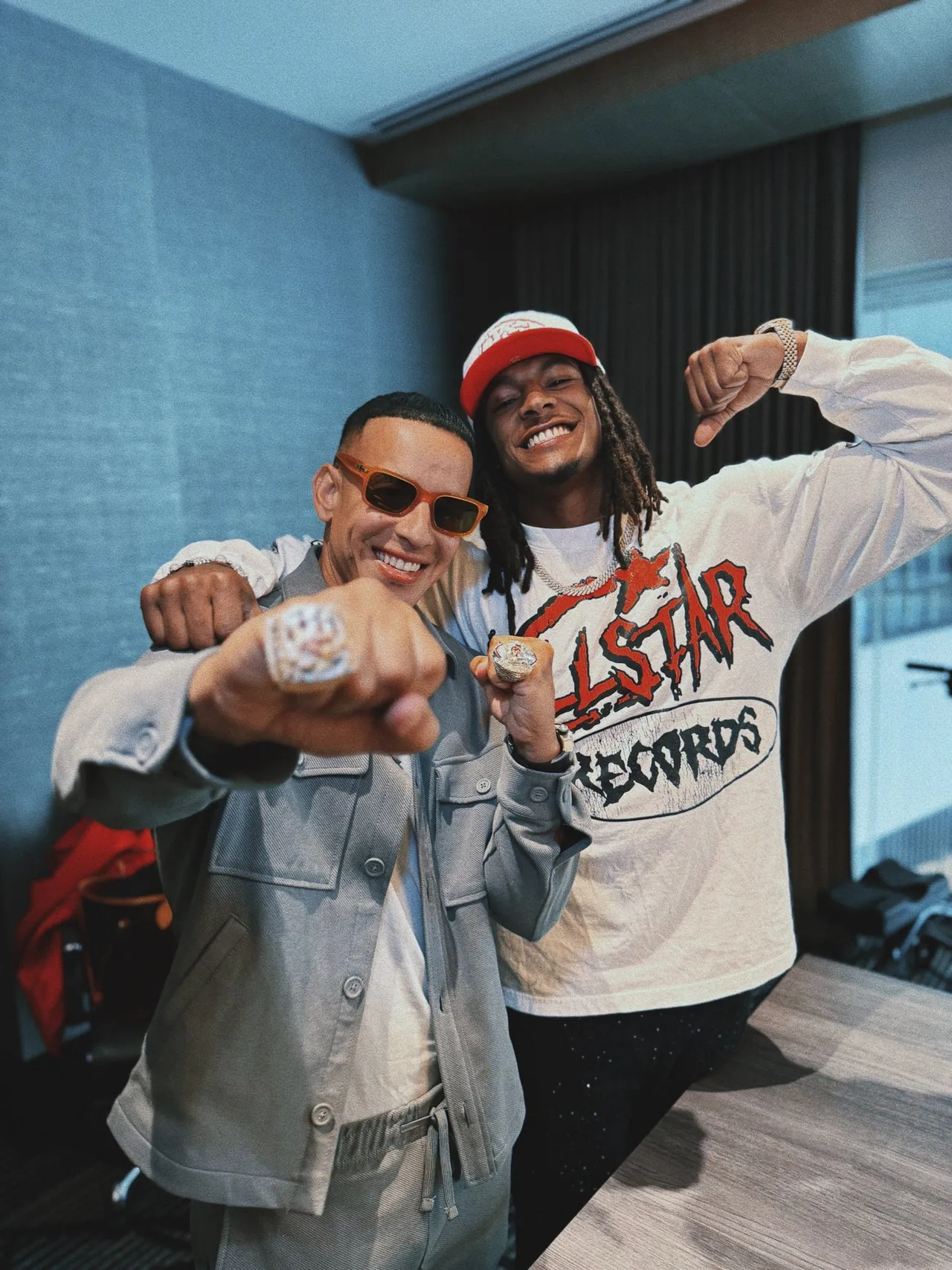 Isiah Pacheco y Daddy Yankee ponen sabor puertorriqueño a juego de los campeones Chiefs