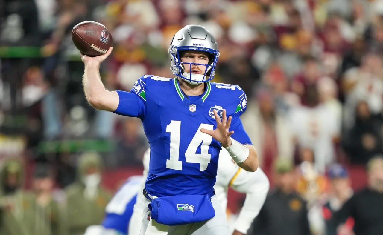 Sam Darnold brilló este domingo con cuatro envíos de anotación en el triunfo de Seattle Seahawks por 14-38 sobre Washington Commanders