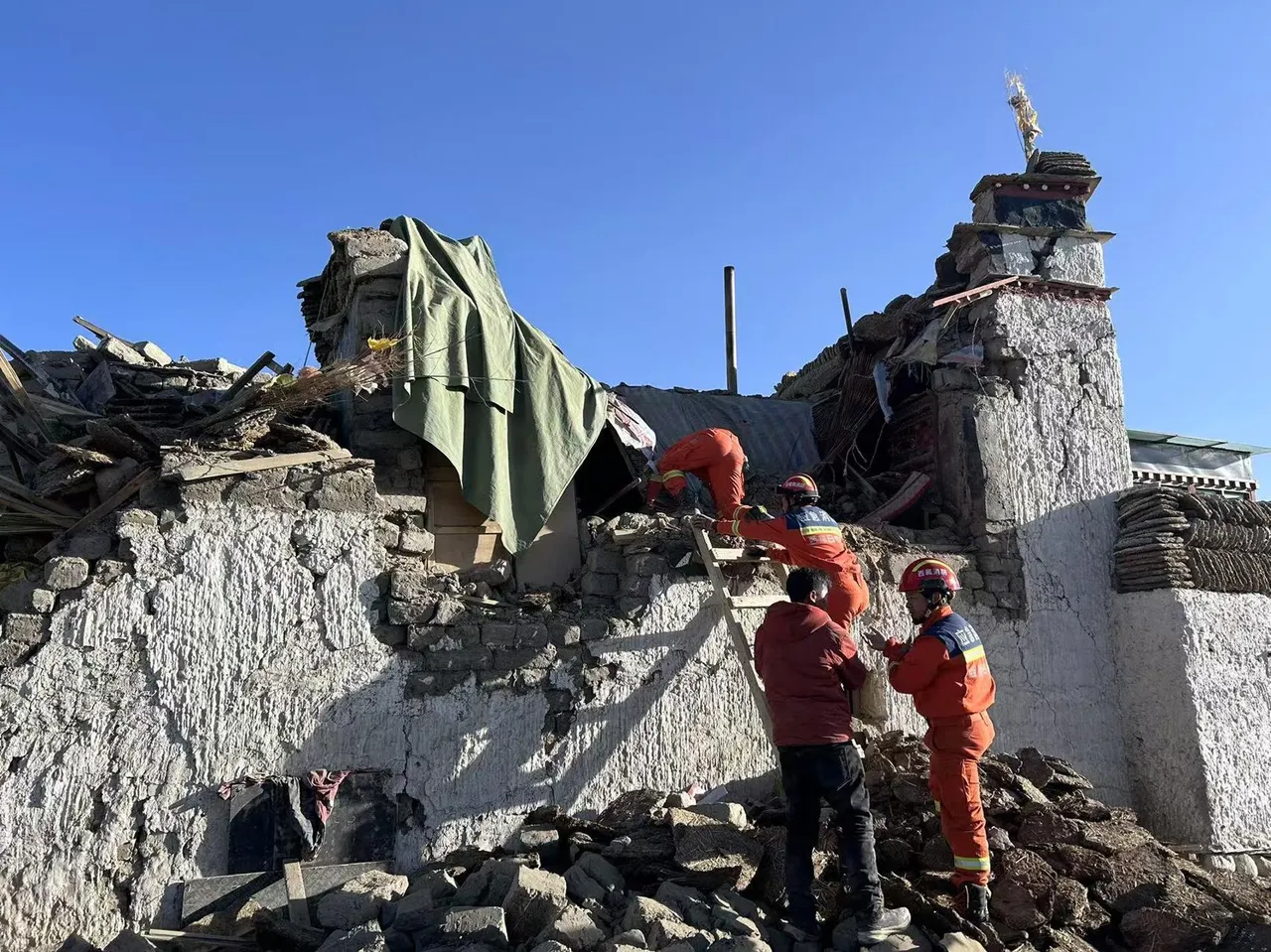 Al menos 95 fallecidos tras el seísmo de magnitud 6,8 en la región china del Tíbet