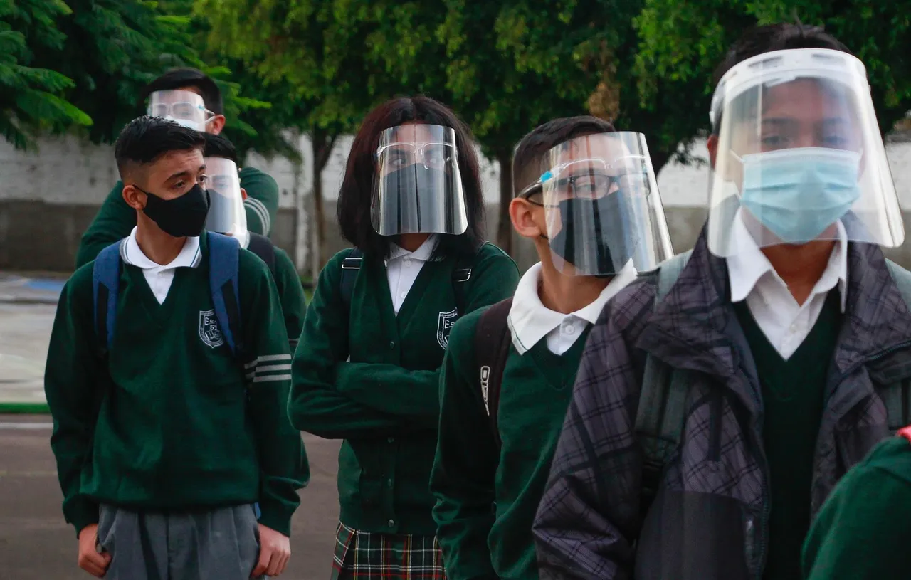 escuelascovid