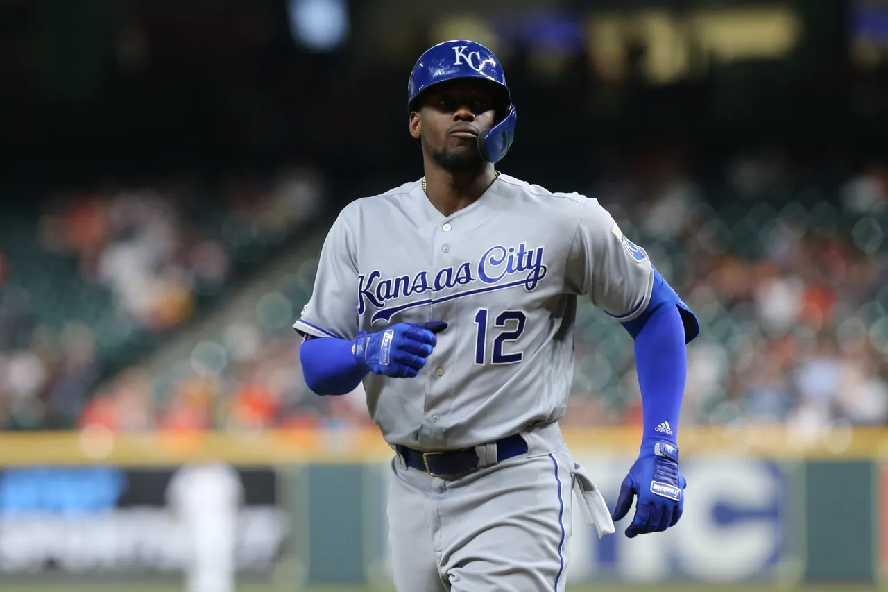 La política ronda nuevamente sobre el béisbol cubano