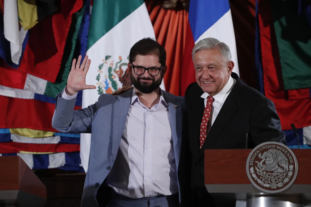 Boric urge desde México a Latinoamérica a &#8220;hablarle al mundo&#8221; con voz unida