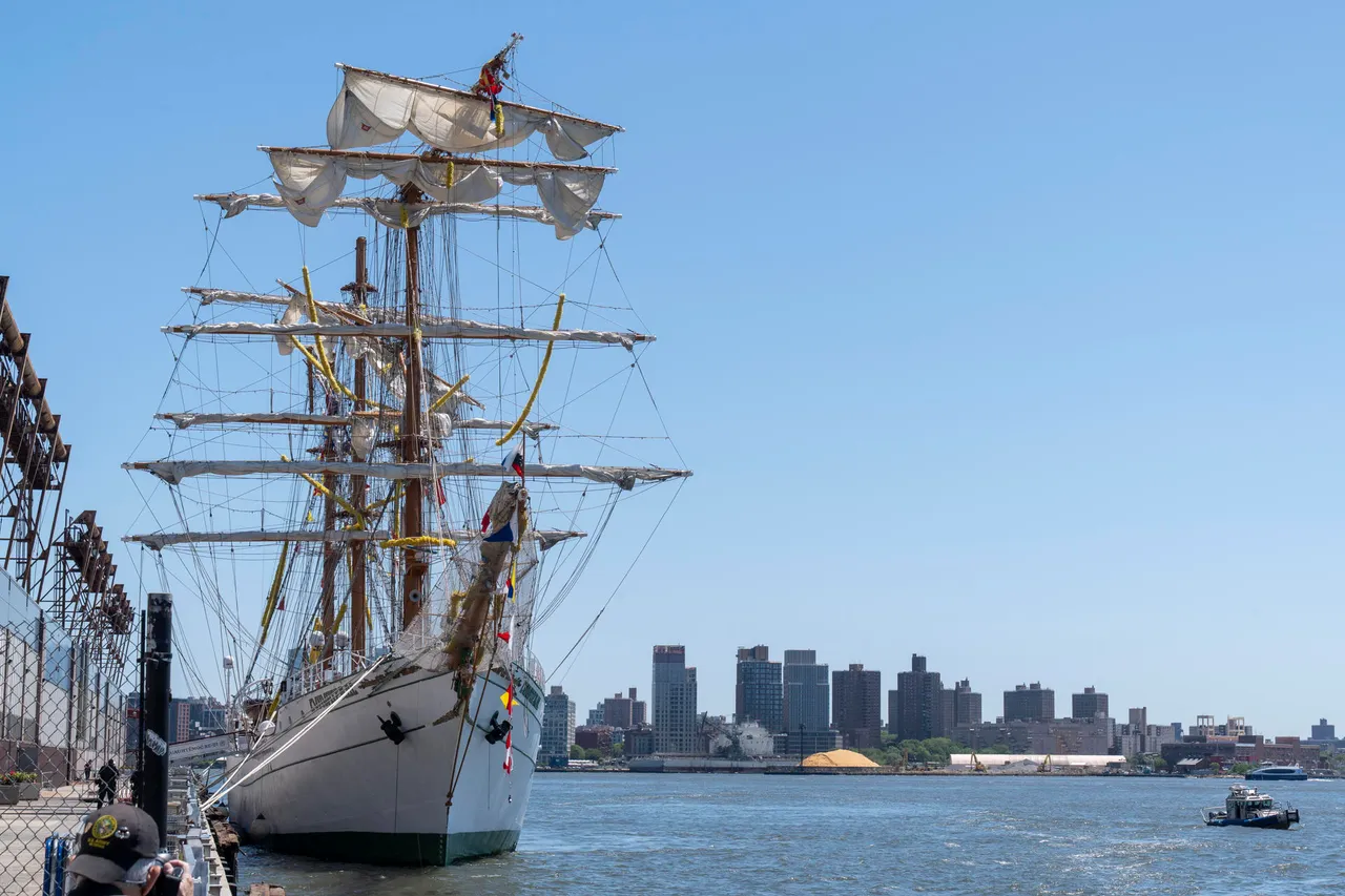 Autoridades de México y EE.UU. investigan choque del Cuauhtémoc en Nueva York