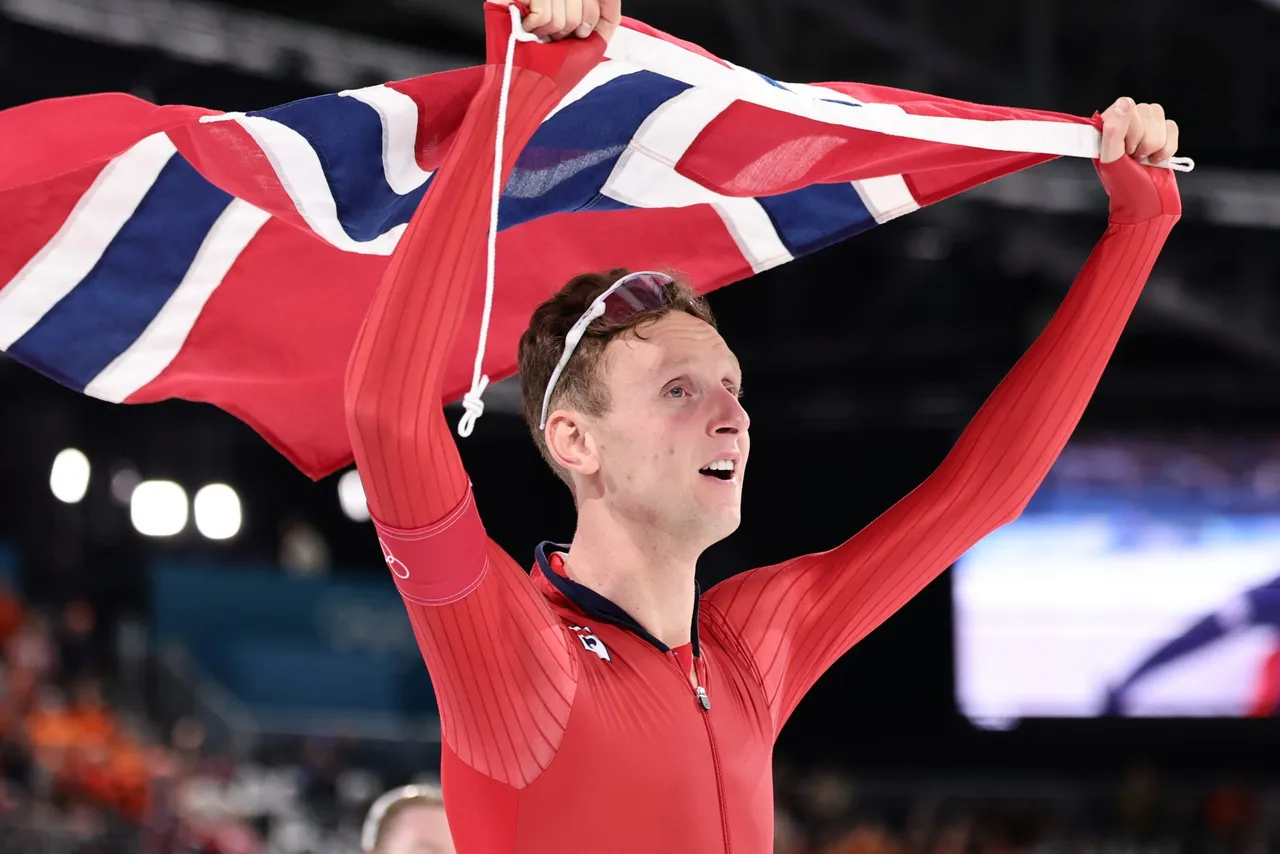 El noruego Sander Eitrem destrozó este domingo el récord olímpico y se colgó el oro en los 5.000 metros de patinaje de velocidad en Milán Cortina 2026