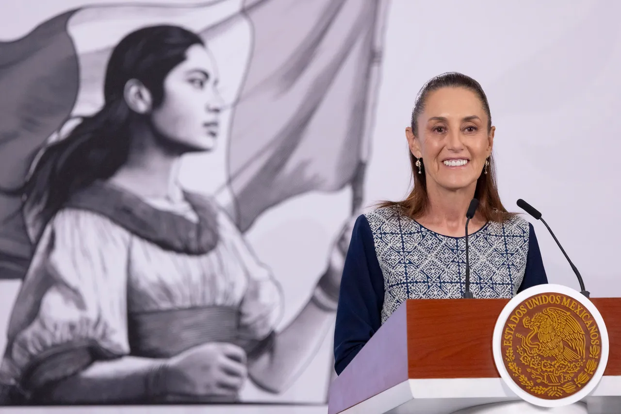 Sheinbaum felicita a maestros de México