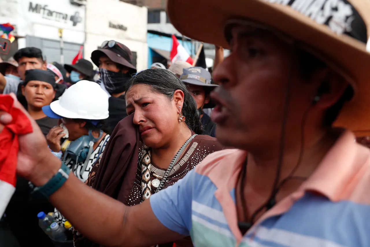 Miles de manifestantes antigubernamentales marchan nuevamente en Lima