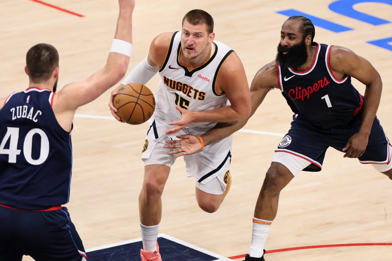 La NBA da el pistoletazo de salida esta madrugada con el Oklahoma City Thunder-Houston Rockets y el Lakers-Warriors, en una campaña con el