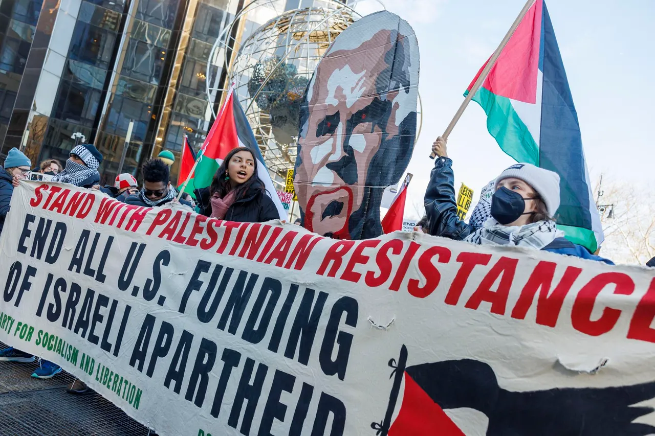 Pro-Palestinian protesters ask Joe Biden for ceasefire during his visit to NYC