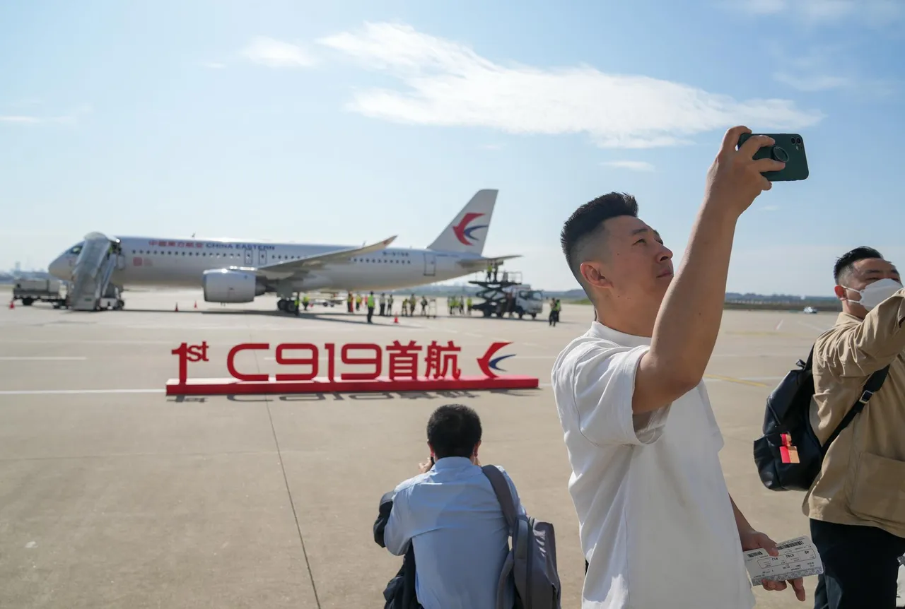 C919 kicks off its first commercial flight from Shanghai to Beijing