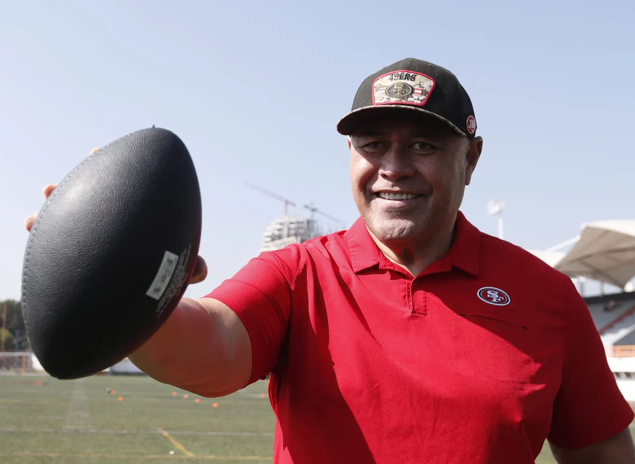 Garoppolo, tan bueno como Brady o Rodgers, asegura  Sapolo, leyenda de 49ers