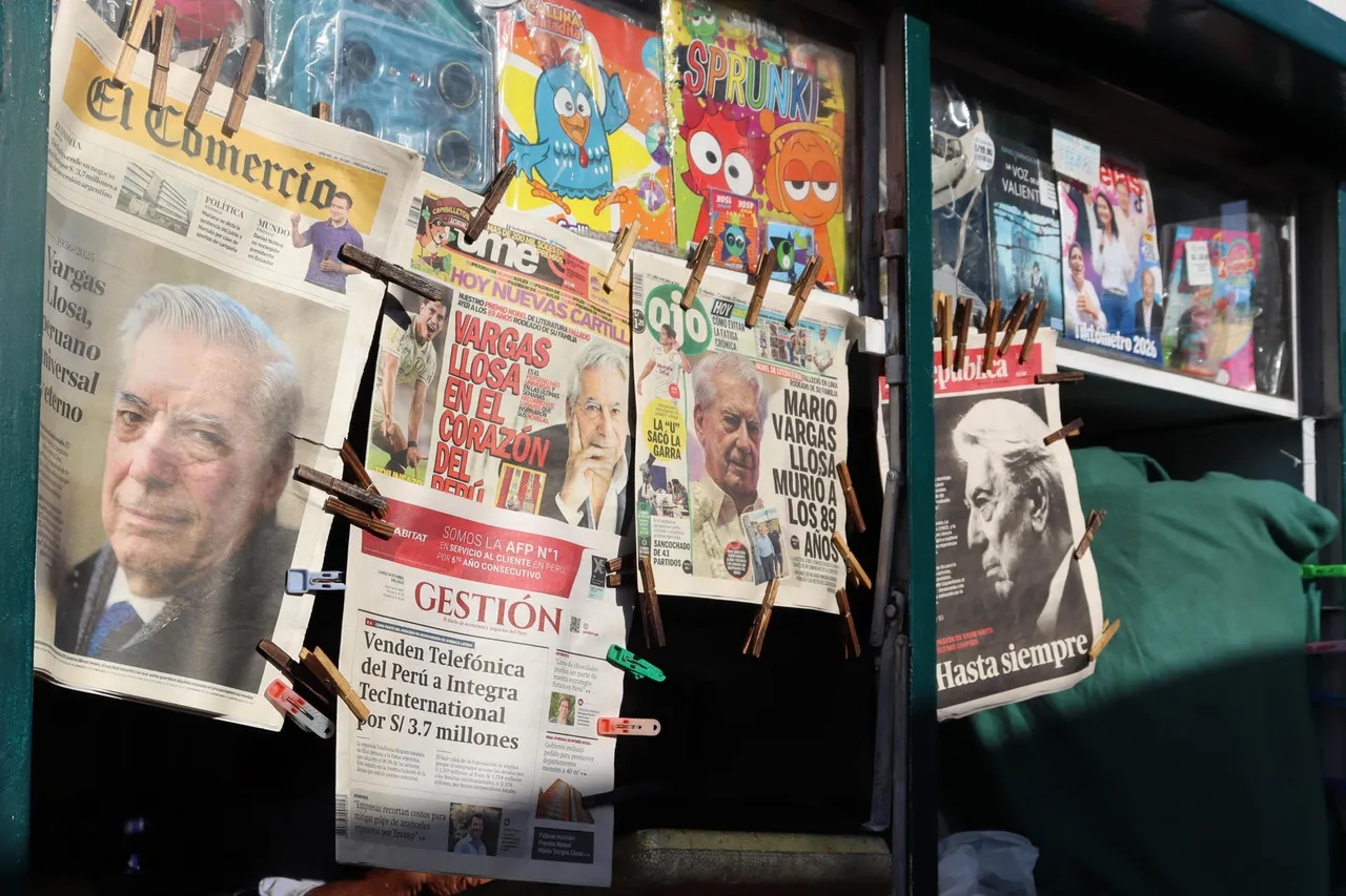 Perú despide a Vargas Llosa en la intimidad familiar y limeños recuerdan su legado