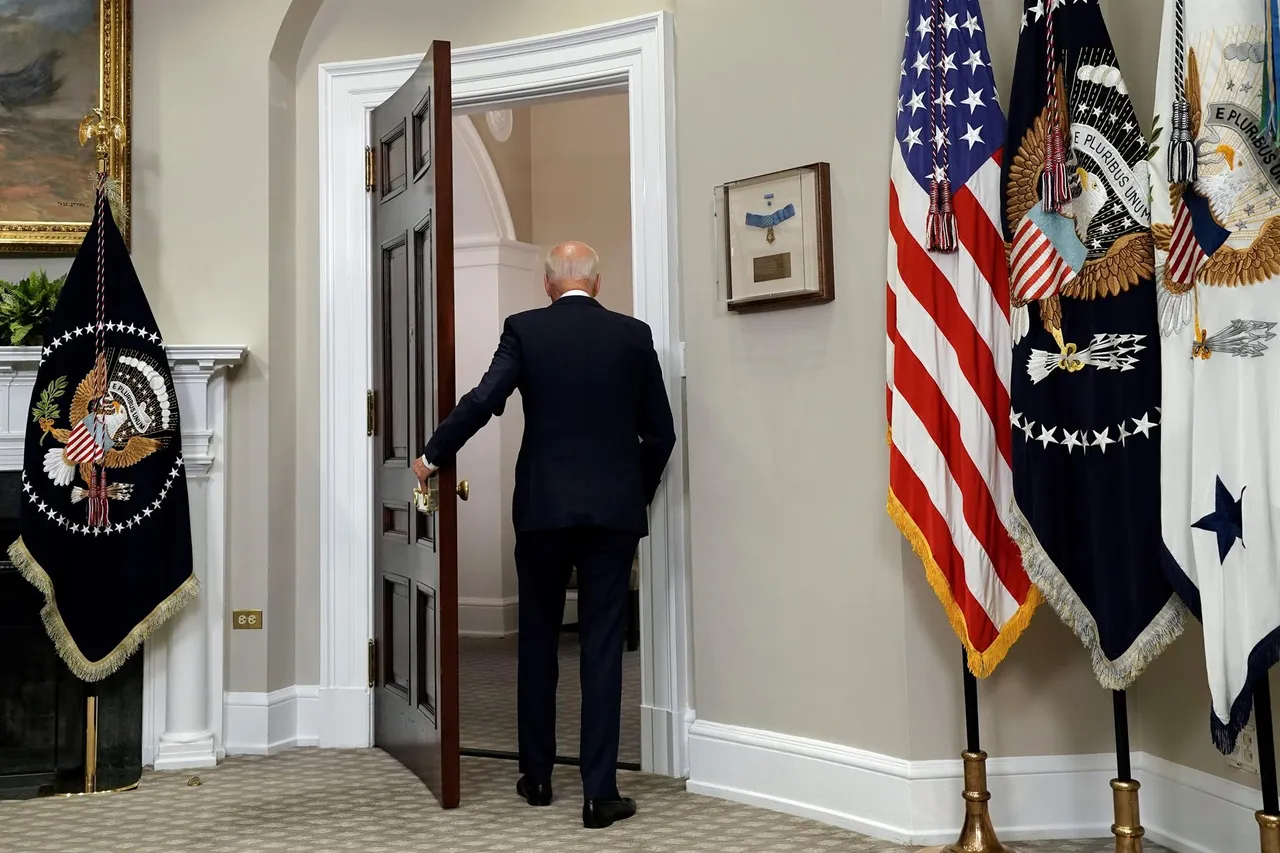 BIDEN21382