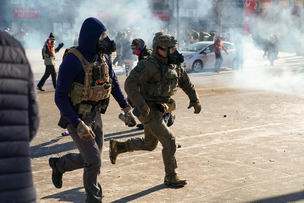 Minnesota moviliza a Guardia Nacional tras muerte de hombre a manos de un agente federal