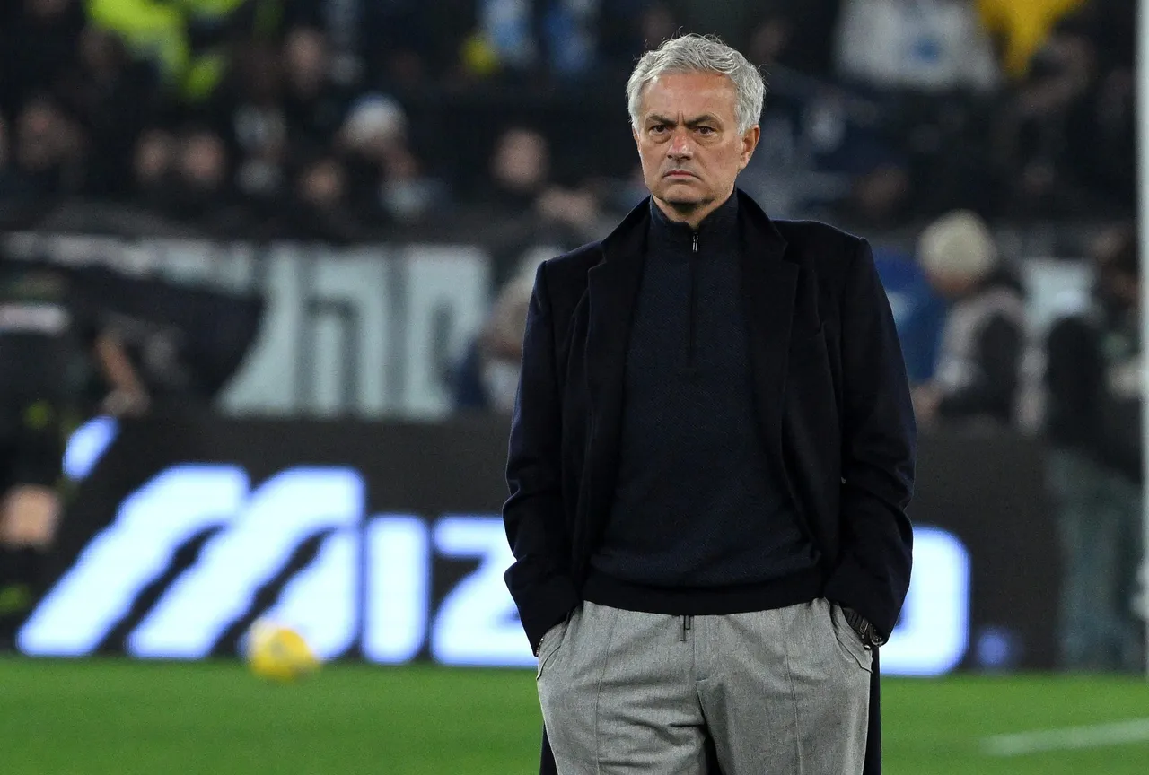 El Benfica informó este martes de que José Mourinho ha aceptado ir al Real Madrid después de que el club madrileño ofreciera pagar los 15 millones de euros