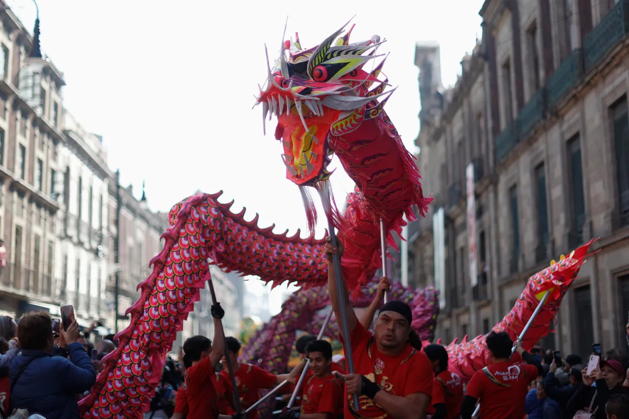 De Quetzalcóatl al Dragón: La sorprendente conexión cultural que se vivió en el Año Nuevo Chino.