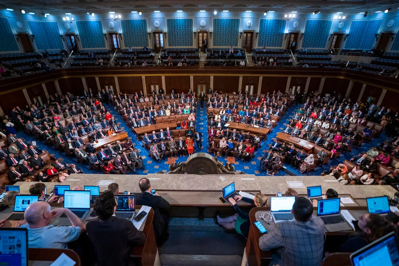 El Senado de EEUU vota por primera vez a favor de detener la guerra de Irán