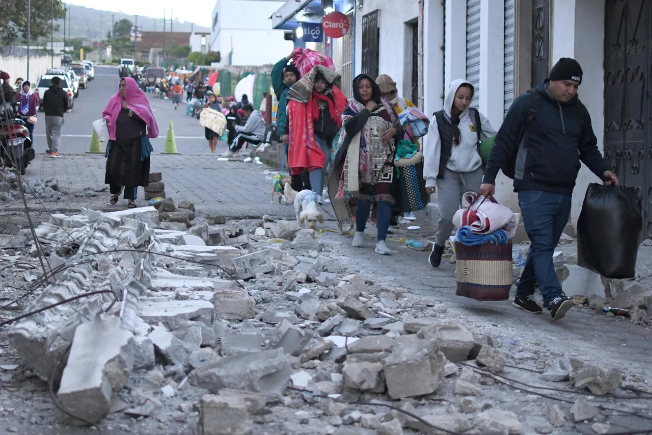 Sismos que dejaron al menos dos muertos, causan daños a casas y carreteras en Guatemala