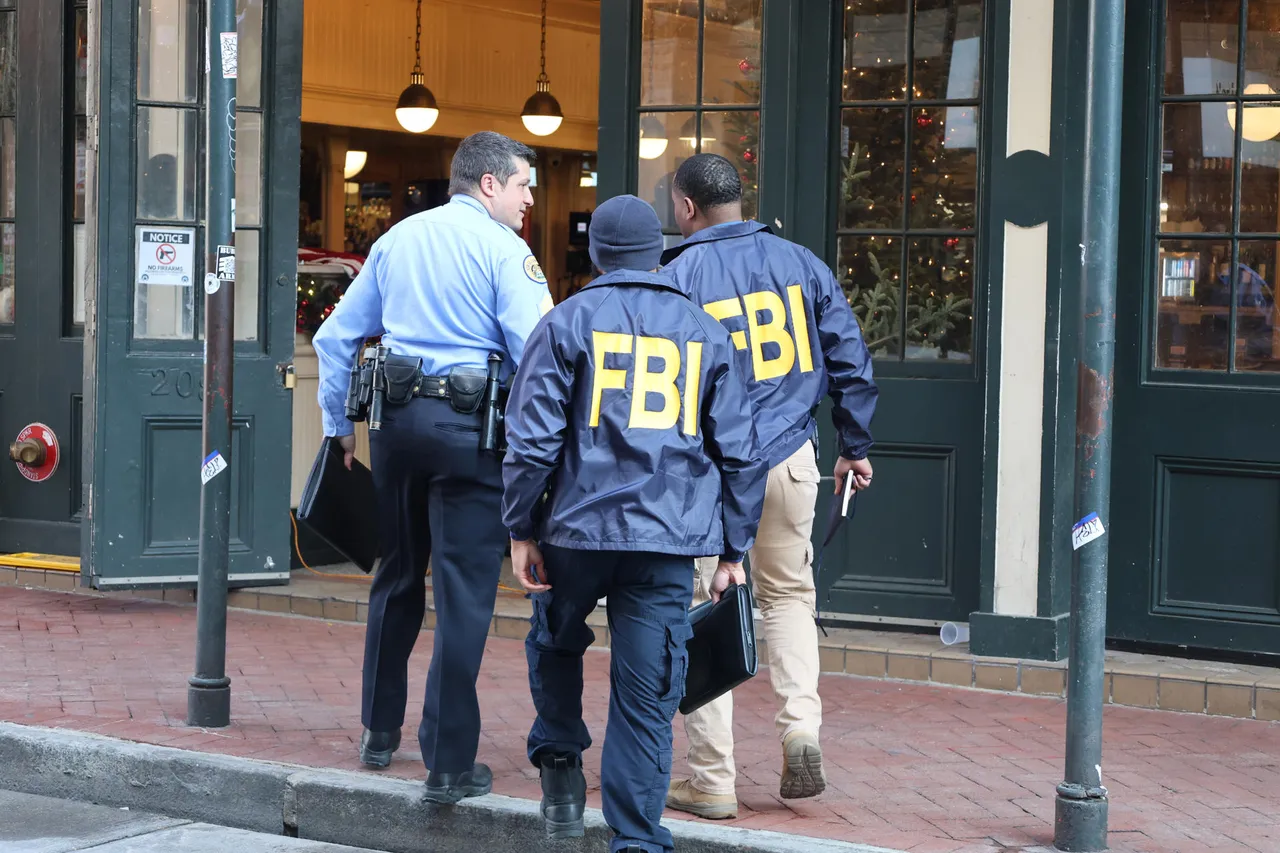 PRI denuncia "ofrendas" de capos al FBI y exige cuentas al Gobierno.