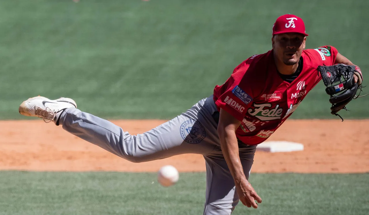 Panamá consigue primer triunfo en Serie del Caribe ante Colombia por 6-5
