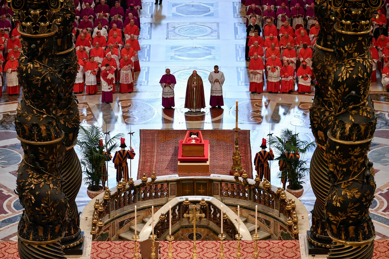 El féretro del papa Francisco llega a la basílica de San Pedro