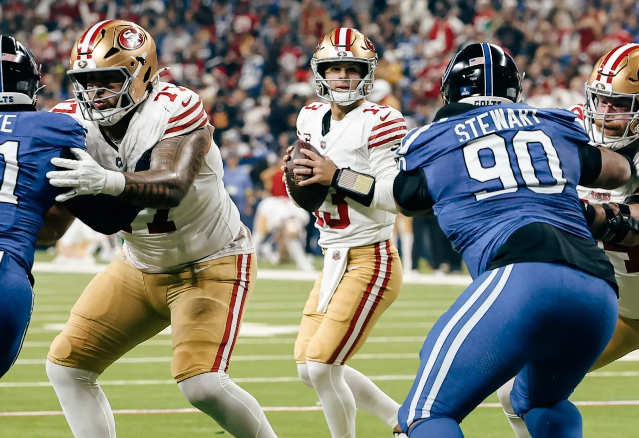 Brock Purdy brilló este lunes con cinco envíos de anotación en el triunfo de los San Francisco 49ers 27-48 sobre los Indianapolis Colts en el cierre de la