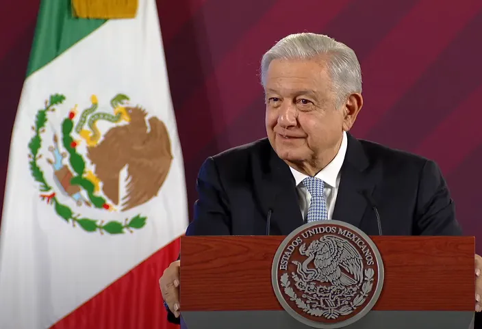 AMLO112