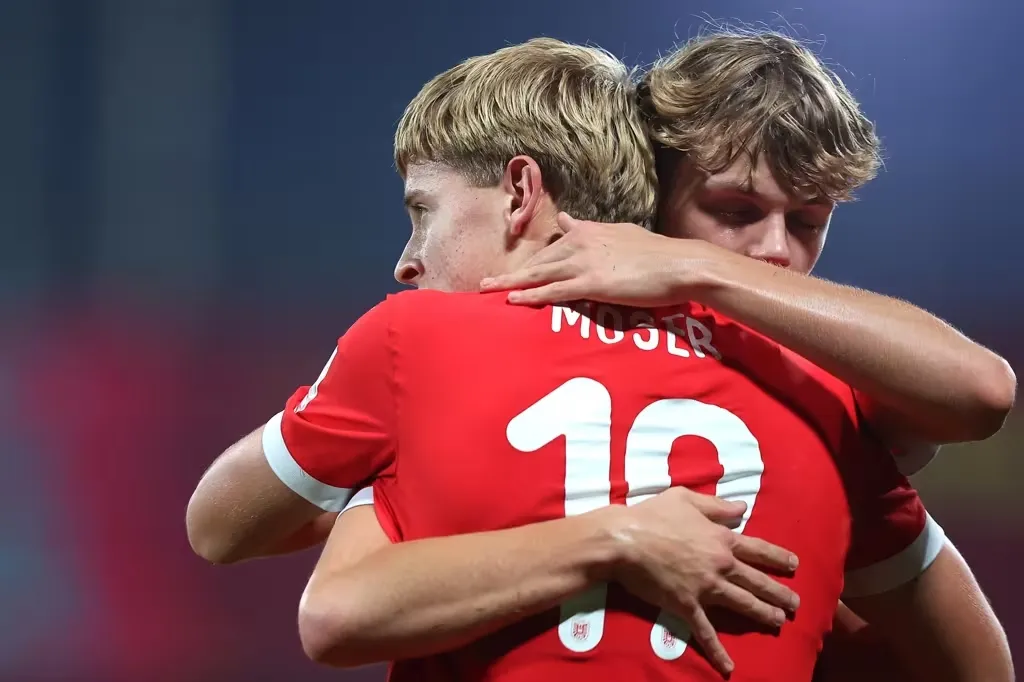 La selección de Austria venció a Italia por 2-0 en las semifinal del Mundial sub-17 de Qatar gracias a un doblete de Johannes Moser, máximo artillero del torneo con ocho tantos