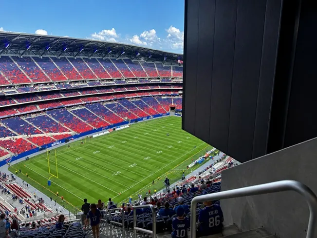 Buffalo Bills estrenan estadio de 2,100 millones de dólares entre críticas por la visibilidad