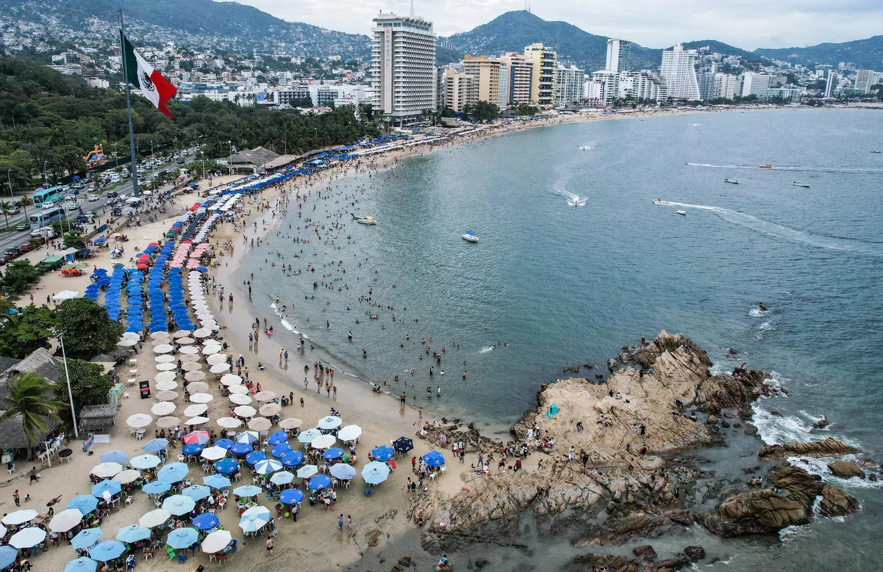 PLAYA, ACAPULCO